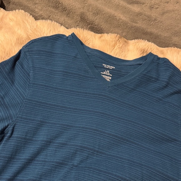 Van Heusen Men's  Blue V-Neck T-Shirt - Picture 2 of 3
